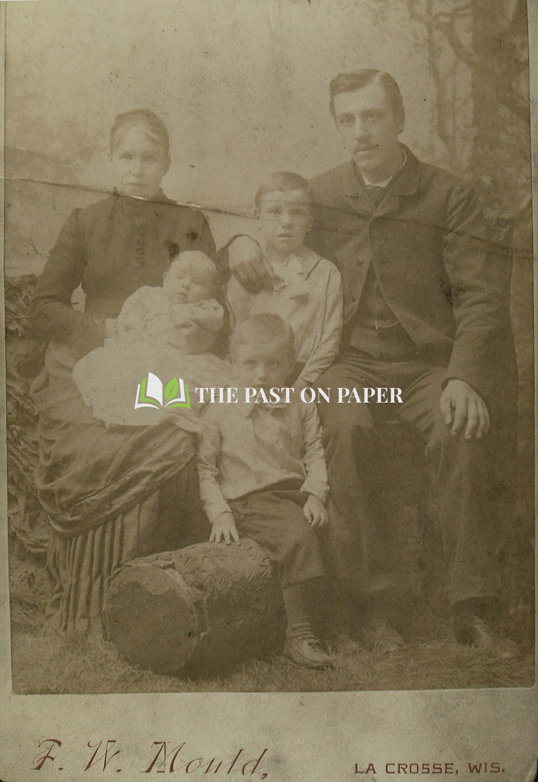 Cabinet Card of Unidentified Family, La Crosse, Wisconsin, 1880s