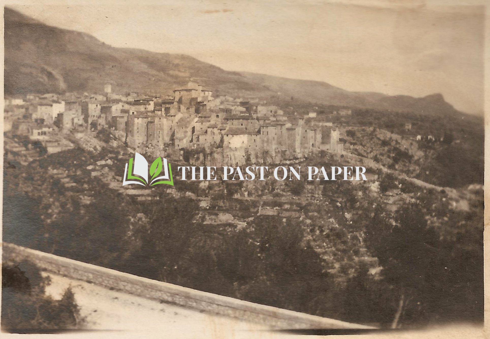 Tourist Photo Album of France, early 1900s - Image 3